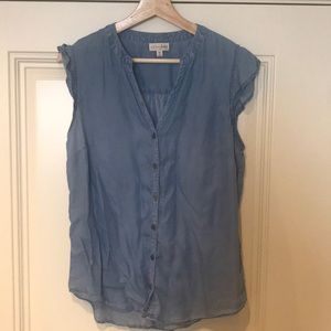 Light, soft blouse with buttons